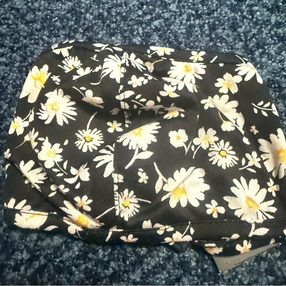 NOBO Black and White Floral Face Mask